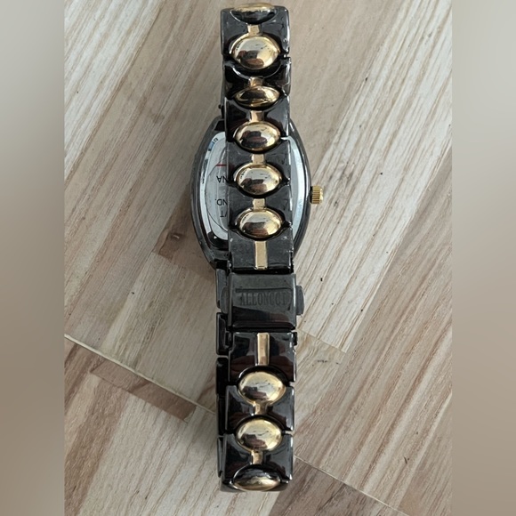 Alloncci Ladies Watch Two Tone Bracelet and Dial New - Picture 10 of 13